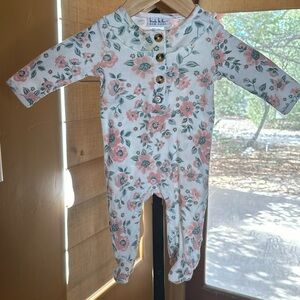 Nicole Miller Floral Ribbed Footie Size 3-6 Mths